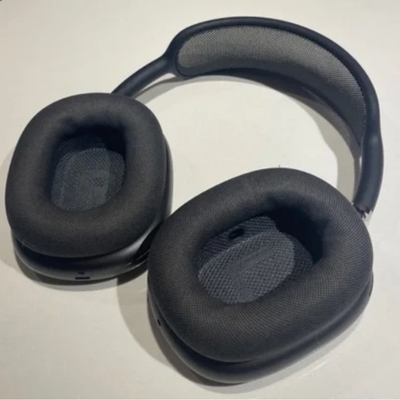 Apple headphones - Picture 2 of 2